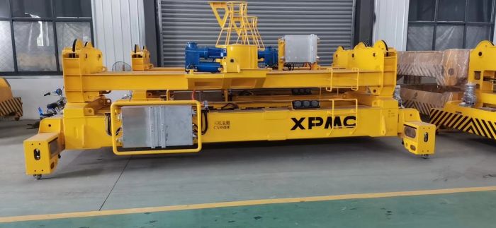 輕型伸縮吊具及偏轉上架8